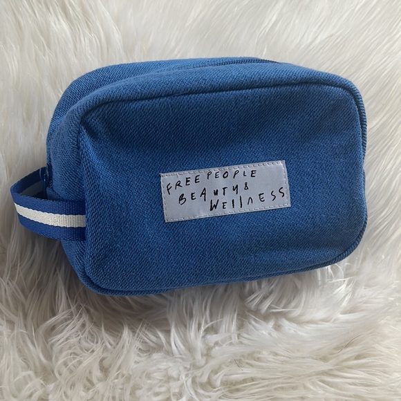 NEW! NWT Free People Curated Beauty & Wellness Bag with Products - Picture 2 of 9